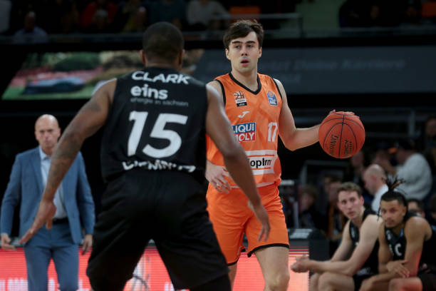 突破分球 突破分球